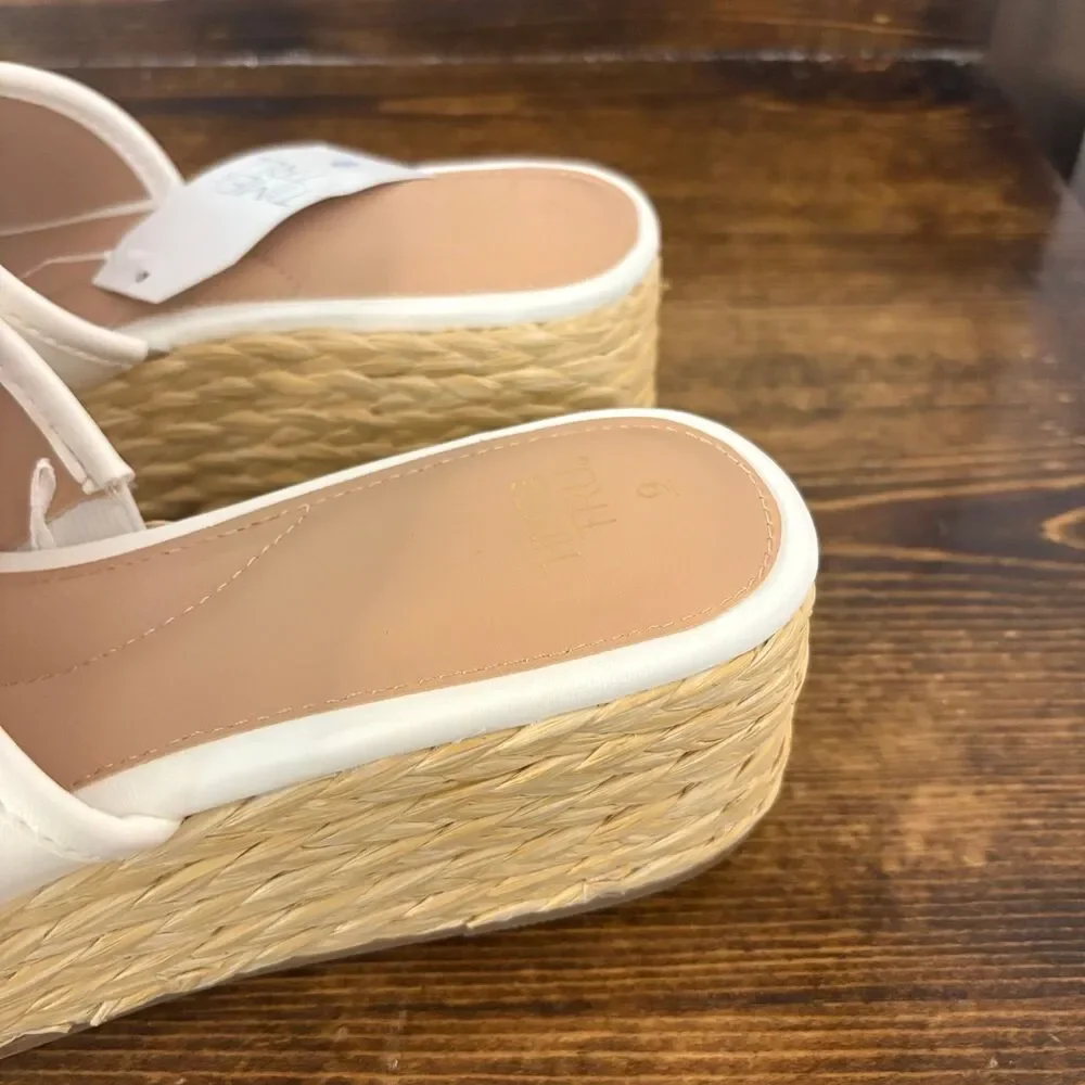 Time And Tru‎ White Platform Sandals Size 9